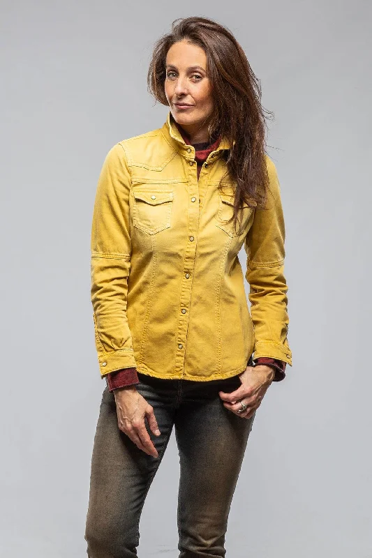 Designer Gloves Sweetwater Denim Shirt In Curcuma