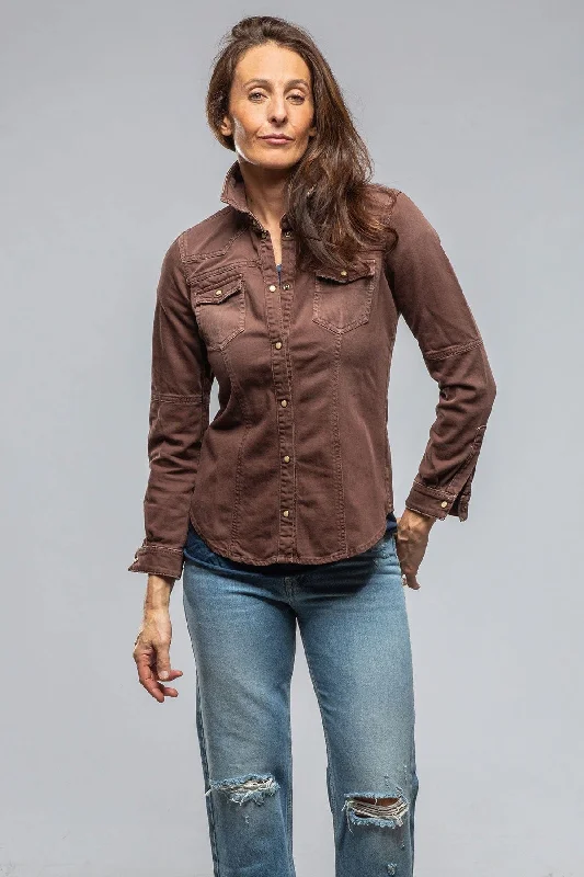 Utility Vests Sweetwater Denim Shirt In Mogano