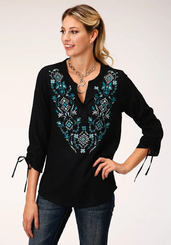 Urban Shirts Roper Womens Black Rayon/Nylon Colorful Aztec S/S Blouse