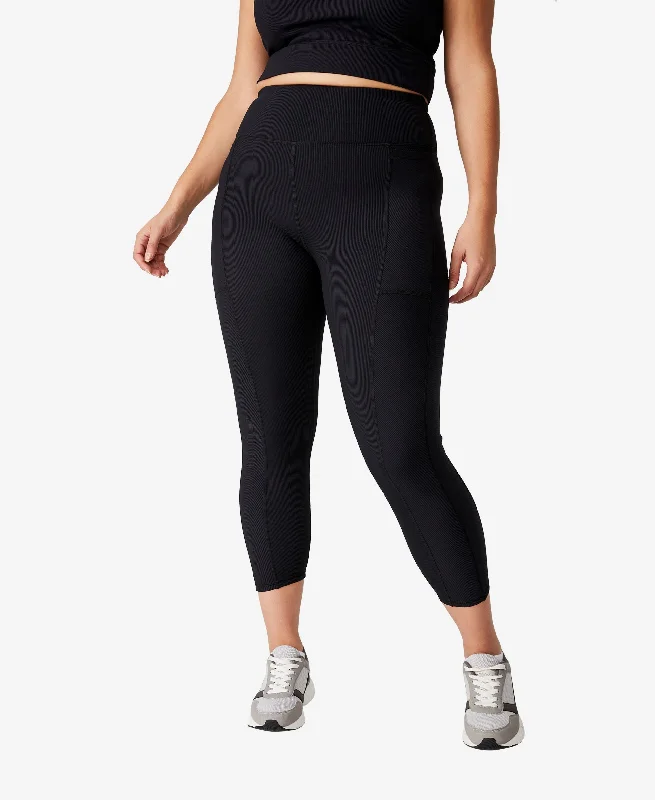 Soft Materials Trendy Plus Size Active Rib Pocket 7/8 Leggings