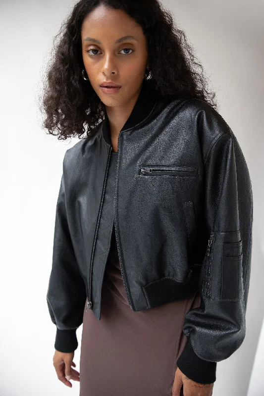 Streetwear Look CROPPED VEGAN LEATHER BOMBER JACKET