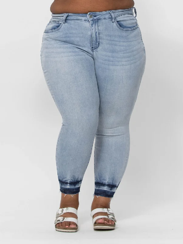 Street Graphic Tees Curvy Anna Mid Rise Skinny by Judy Blue