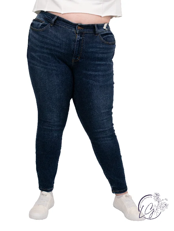Relaxed Wear Curvy Lacey Mid-Rise Non Distressed Skinny by Judy Blue