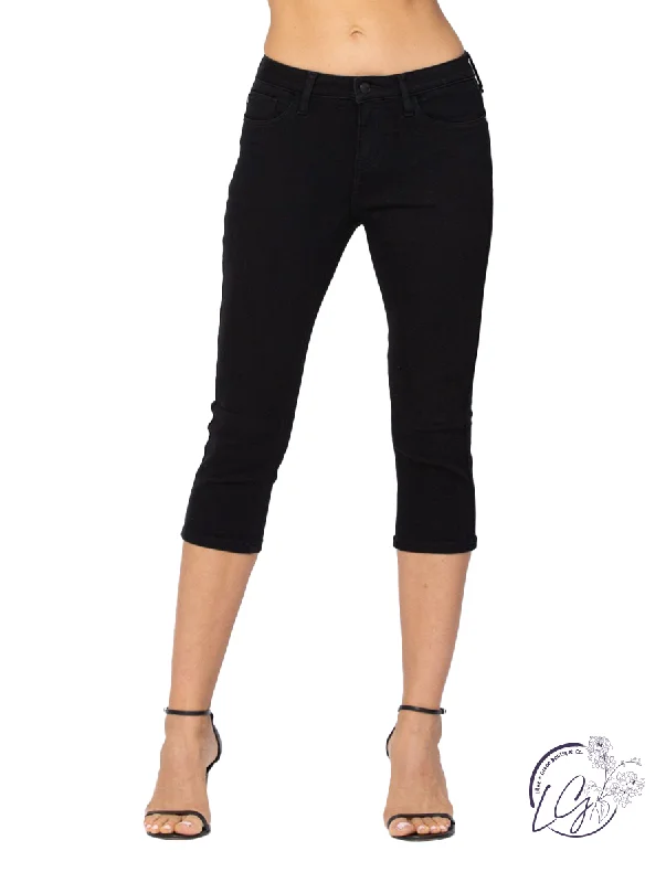 Summer Jackets Leila Mid-Rise Black Capri by Judy Blue