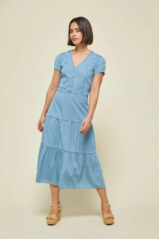 Laid-Back Essentials Md'M Janice Midi Denim Dress