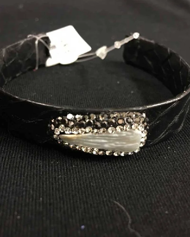 Laid-Back Style Black Snakeskin Single Stone Bracelet
