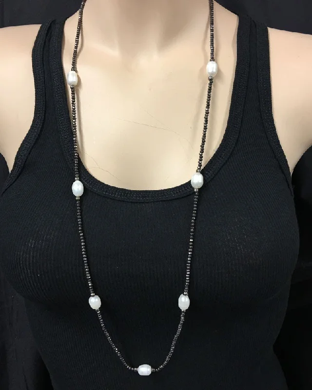 Graphic Sweatshirts Pearl and Crystal Necklace Black Pyrite