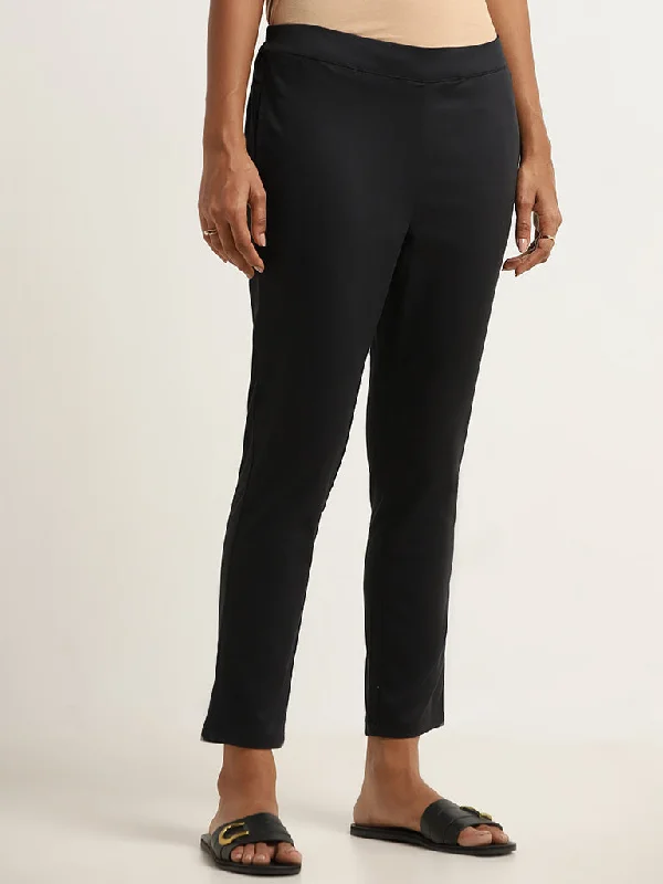 Comfortable Pants Utsa Black Mid-Rise Cotton Ethnic Pants