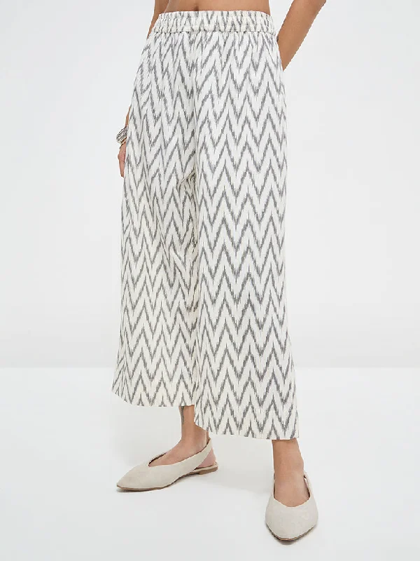 Sports Pants Utsa White Chevron Ikat-Printed Cotton Blend Ethnic Pants